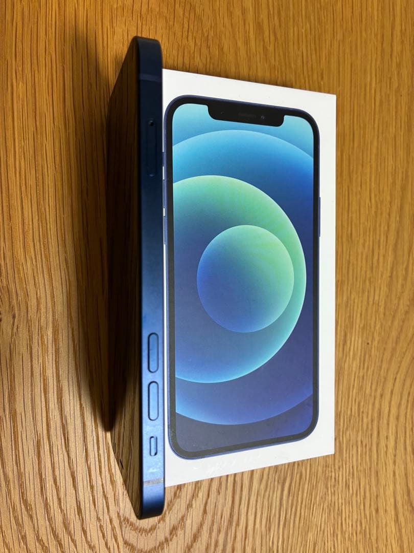 iPhone12 本体 64G ブルー SIMフリー 箱付属品つき多数のおまけ付