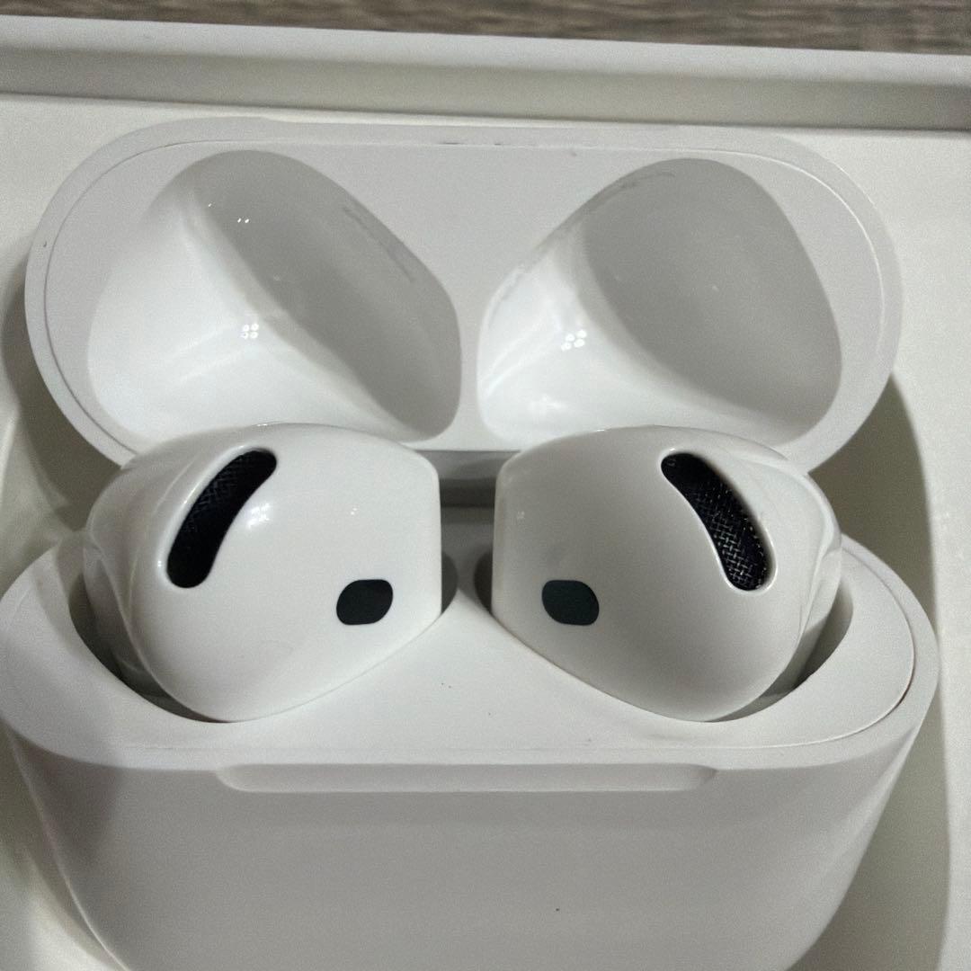 Apple AirPods 4 アクティブノイズキャンセルモデル