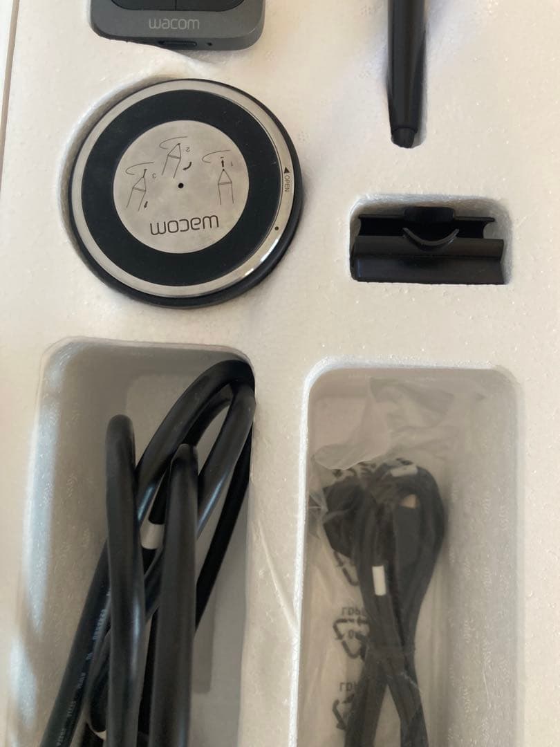 WACOM cintiq pro 24 液タブ