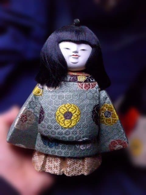 貴重な国指定無形文化財の人形師　銀座　原米洲の稚児雛です。