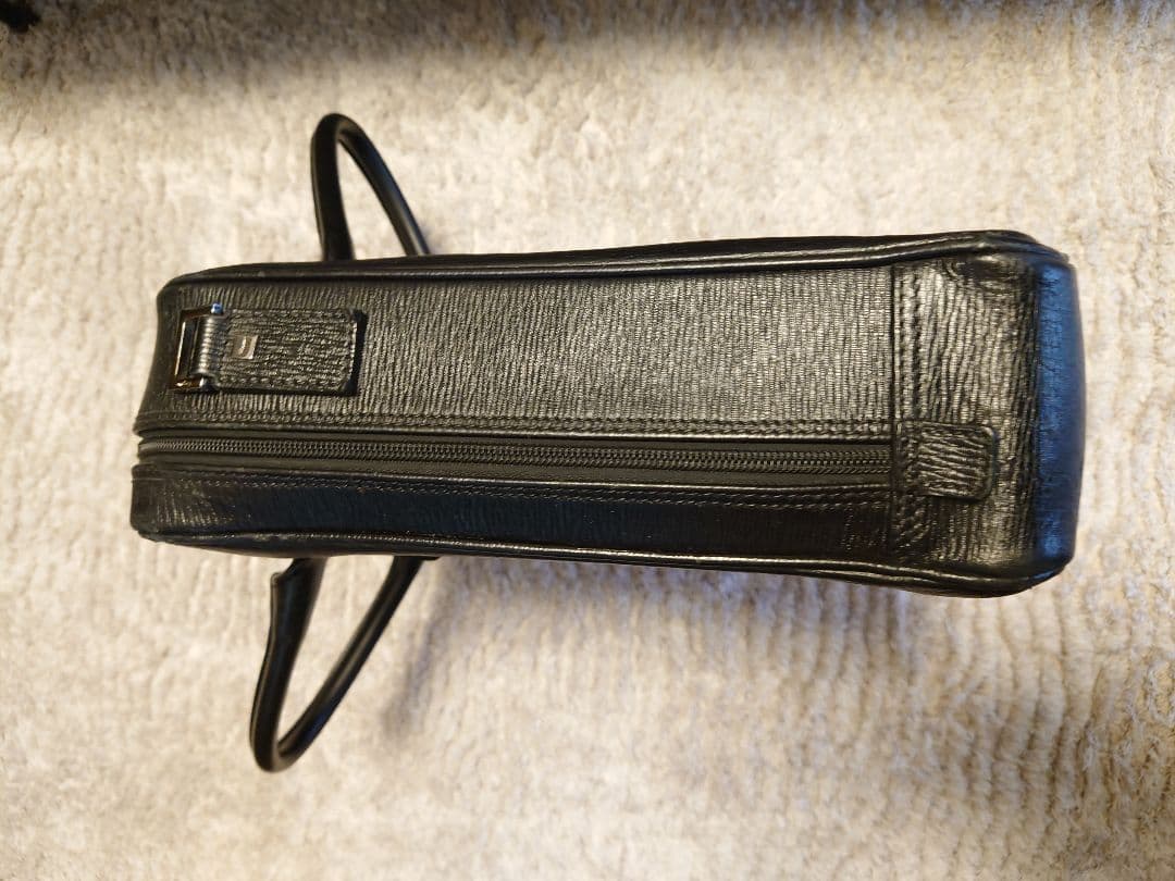 フェラガモ トートバッグ 2way ロゴ レザー 黒 大容量