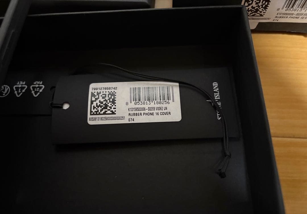 STONE  ブラック iPhone16 ケース