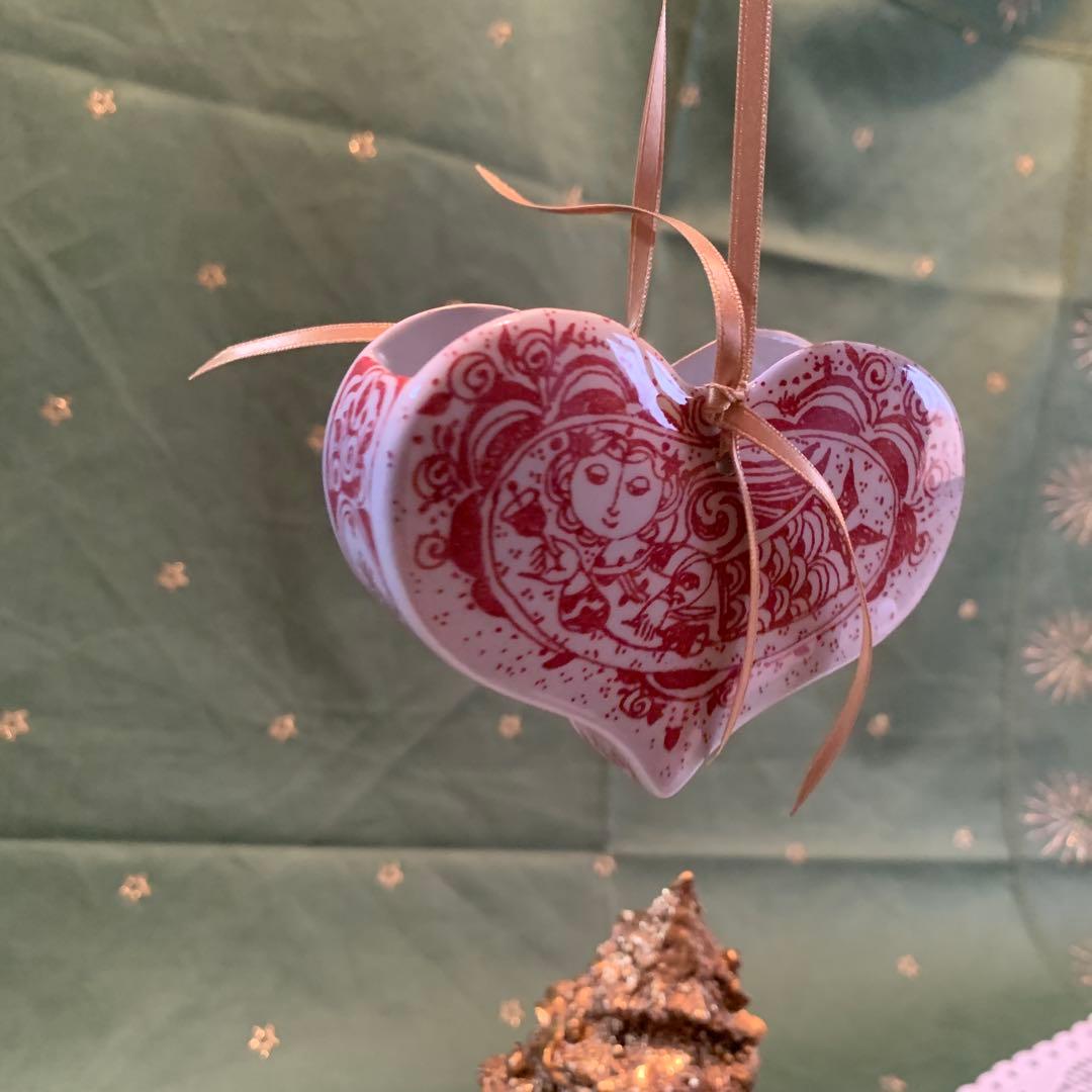 ビヨンヴィンブラッド　赤色のニモール窯のビンテージ天使のオーナメント！可愛い！