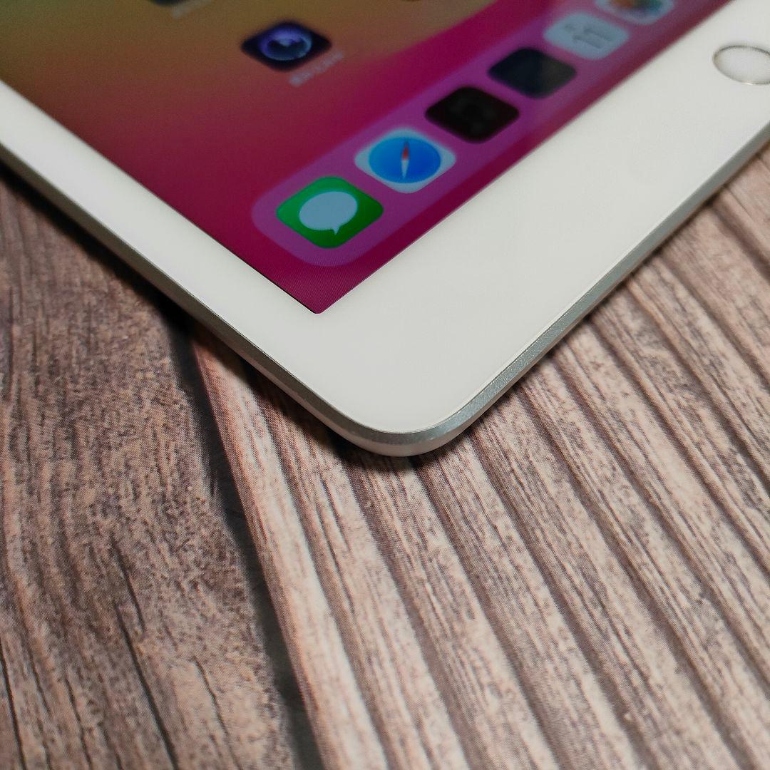 iPad 第8世代 32GB シルバー SIMフリー 美品