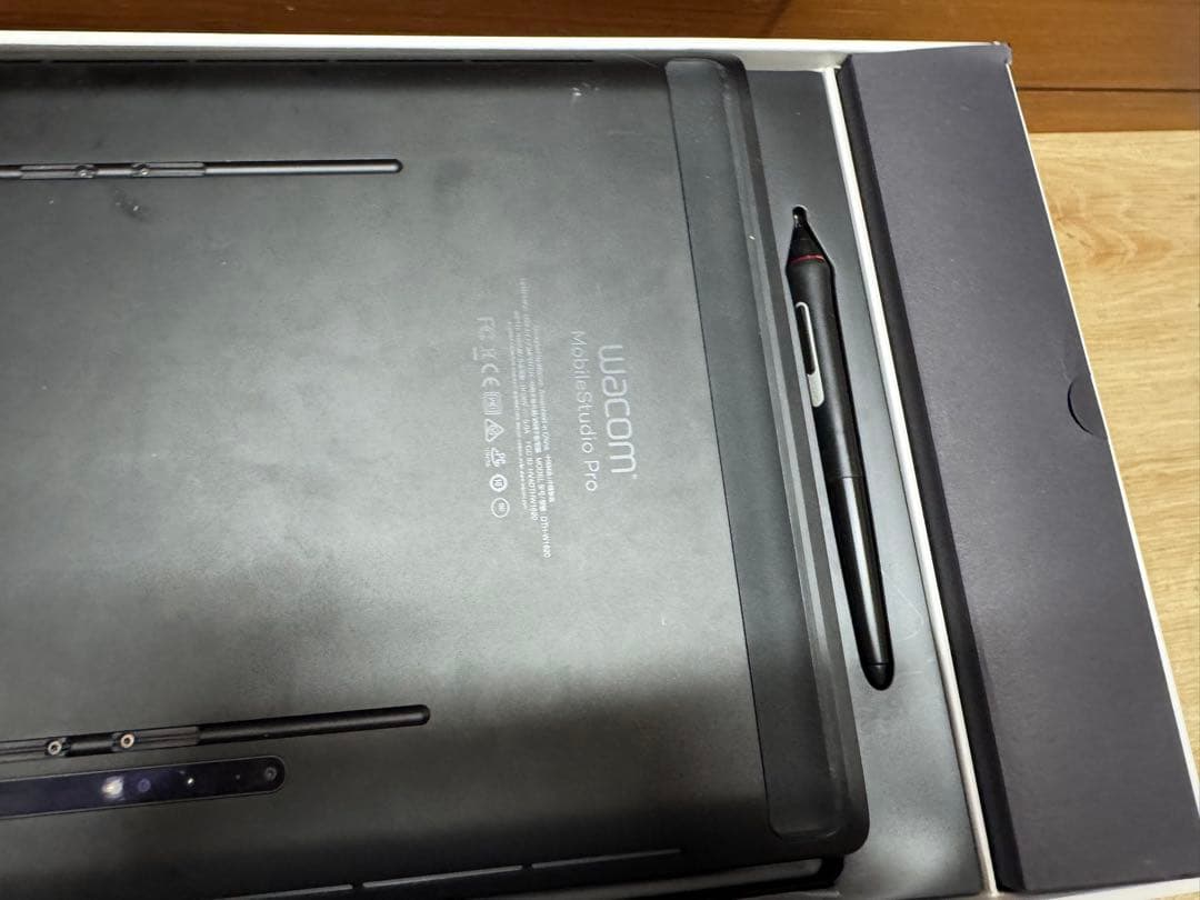 液タブ・ペンタブ Wacom Mobile Studio Pro 16