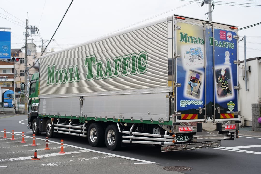 Canon LENS EF 50mm F1.4 フード付き