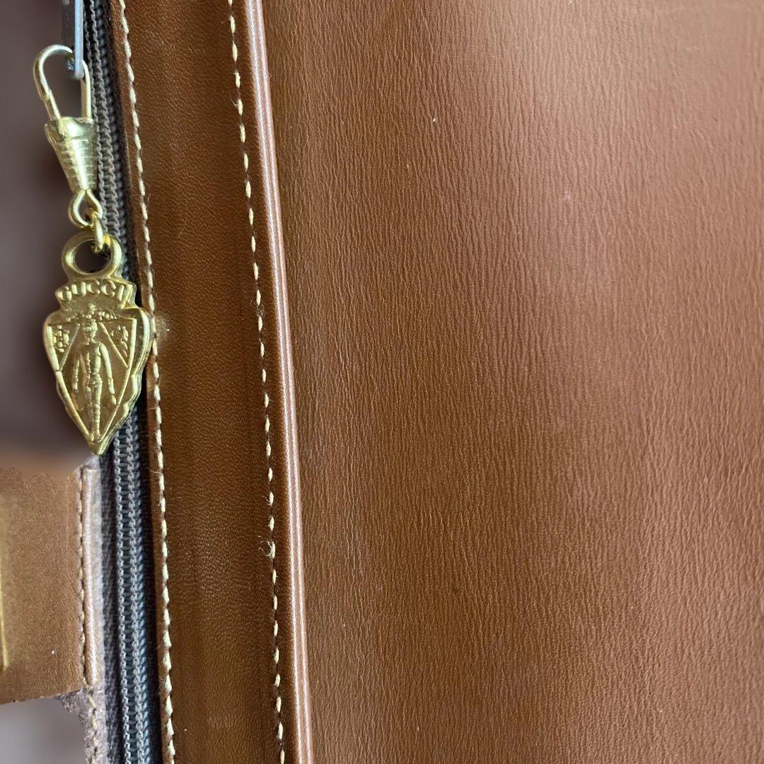 GUCCI ブラウン スエード ショルダーバッグ