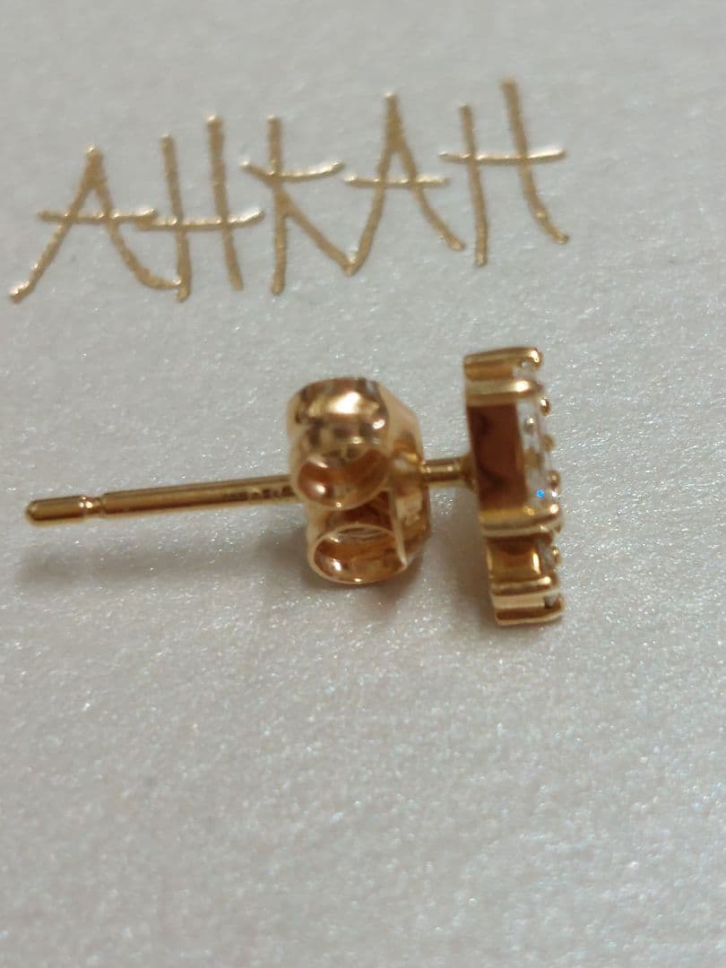 現行品AHKAHモザイクソラナ ピアスk18Au750定価　¥110,000