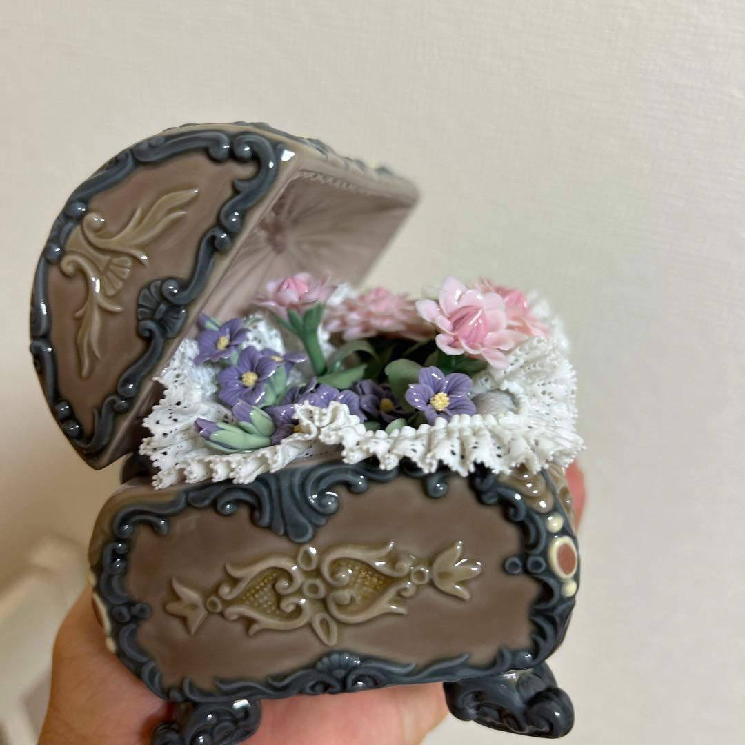 リヤドロ　LLADRO 「フラワーチェスト」　新品！