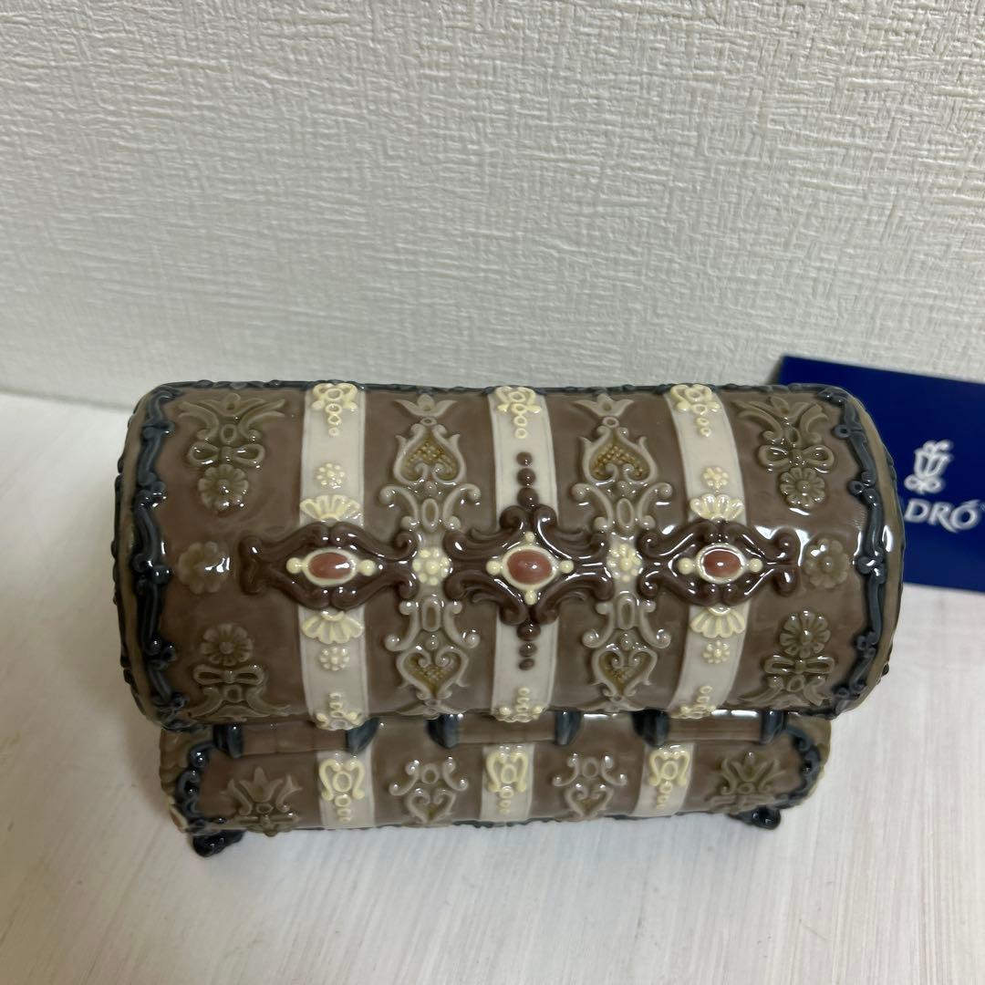 リヤドロ　LLADRO 「フラワーチェスト」　新品！