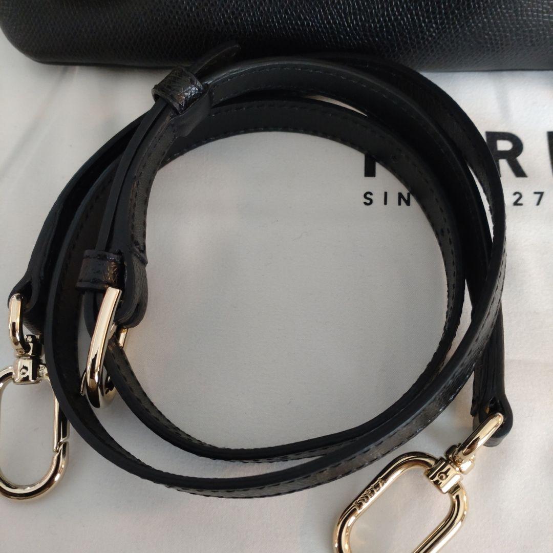 FURLA パイパー　ブラック ハンドバッグ　ショルダーつき