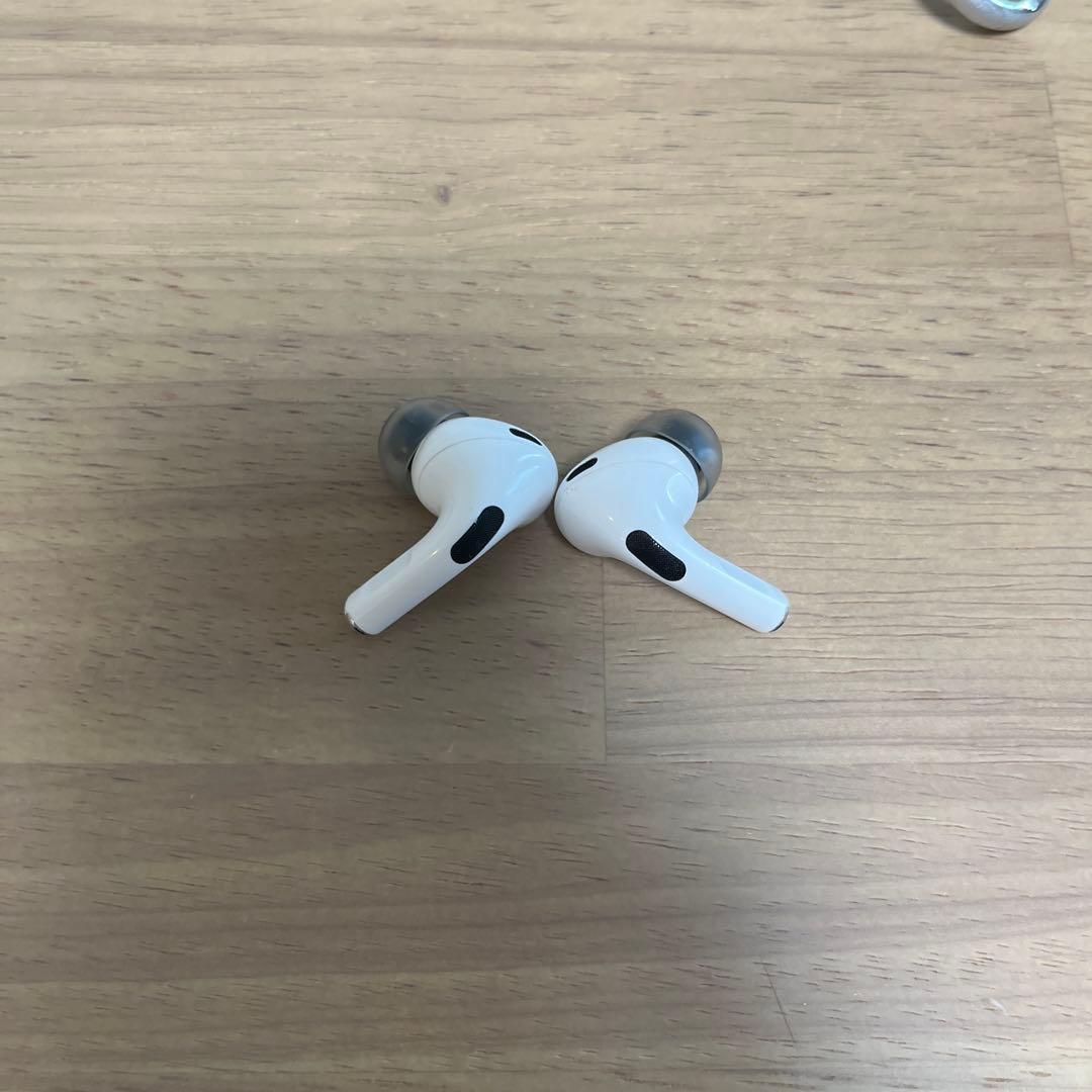 AirPods pro 第二世代キャリングケース付き