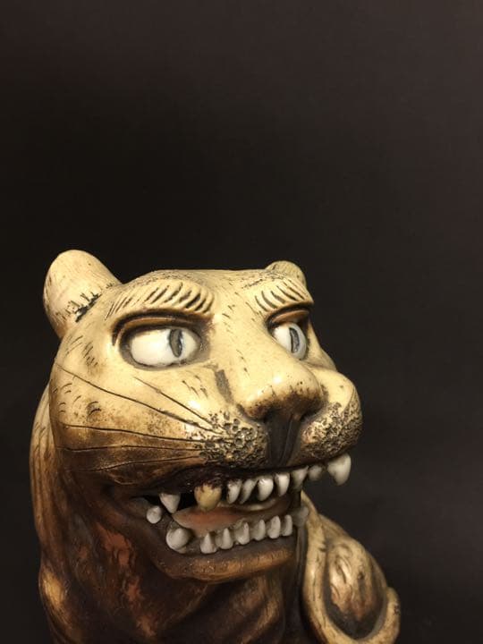 トラ虎猫焼物置物 鍋島大川内焼 代表作品  江戸期 献上の一品