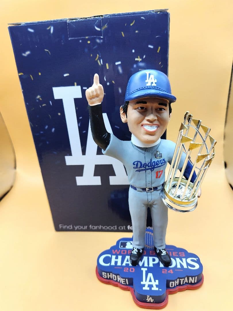 大谷翔平 LAドジャース ボブルヘッド 世界一記念トロフィー【新品箱入り】