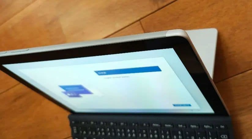 【バッテリ95%】Surface Go 128GB+タイプカバー+純正ペン