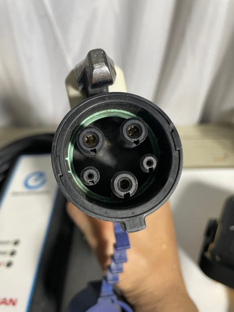 日産　リーフ　充電ケーブル　3NA1A