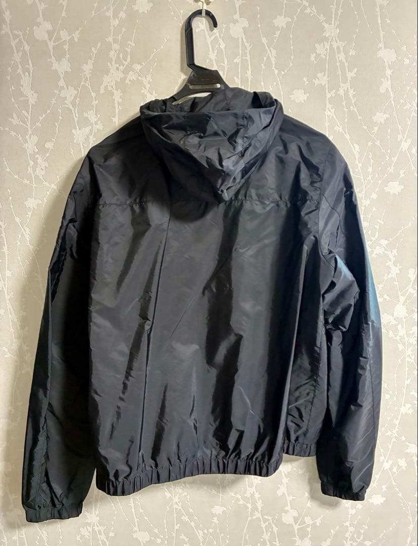 PRADA ナイロンジャケット ブラック フード付き
