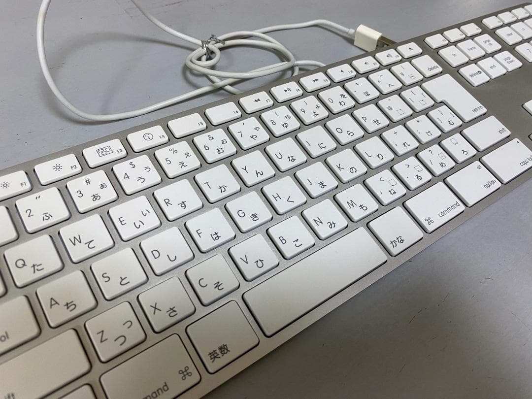Apple純正 有線キーボード（A1243 ） テンキー付き USB接続