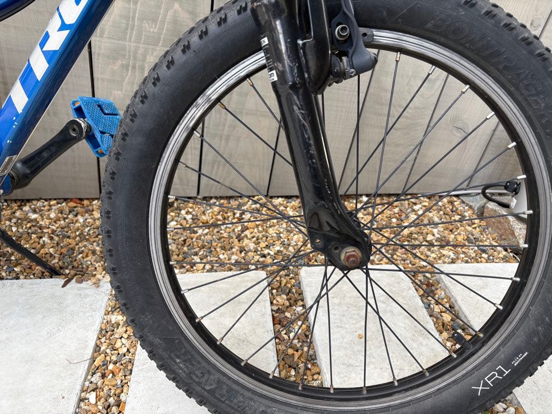 キッズ　Trek 20インチ マウンテンバイク