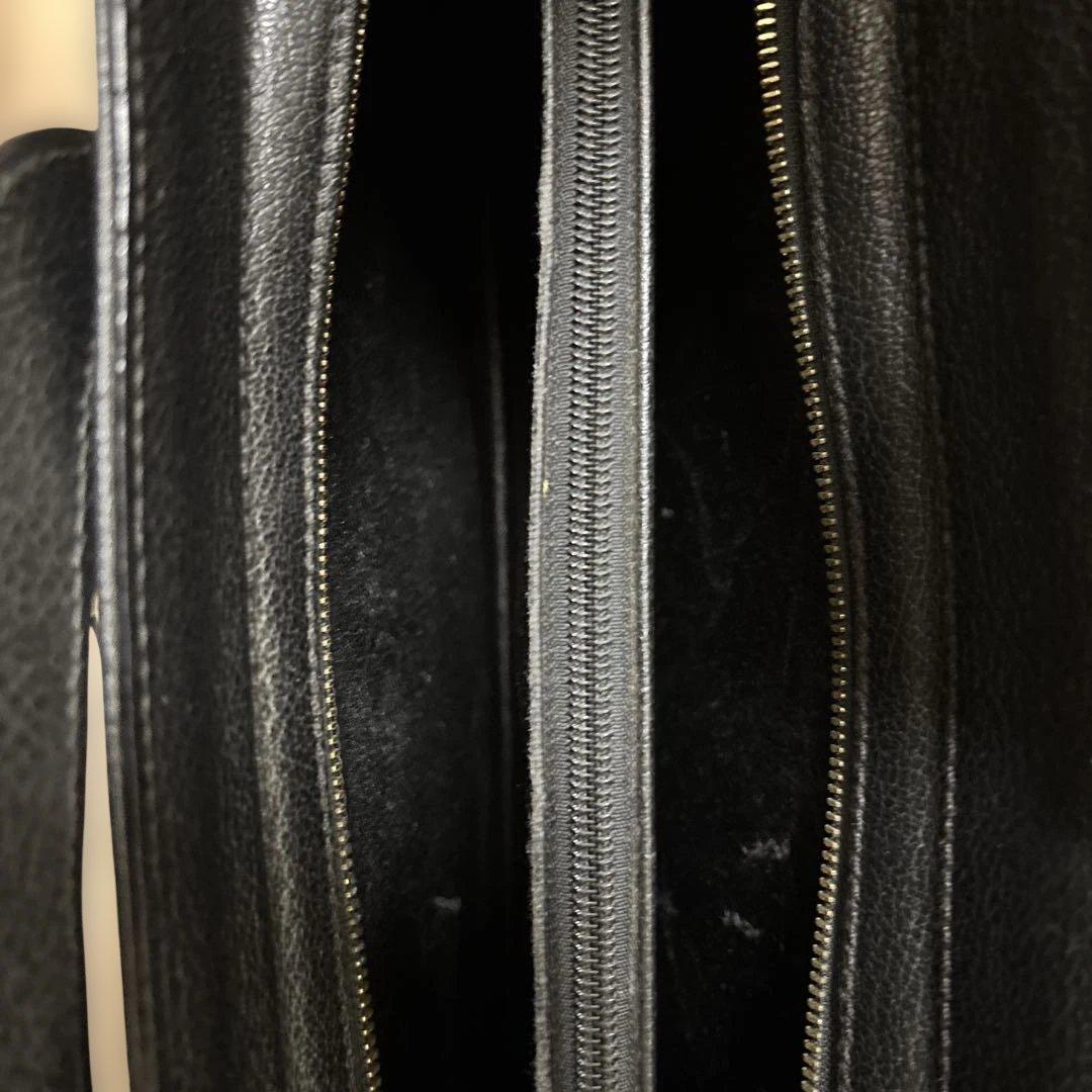 フェラガモ ビジネスバッグ オールレザー 3層 自立 ロゴ金具 ブリーフケース