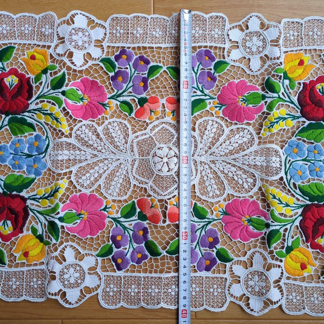 新品未使用　ハンガリー カロチャ刺繍 ドイリー レース テーブルセンター