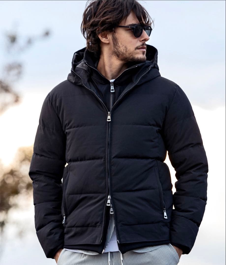 AKM Contemporary(エイケイエムコンテンポラリー)ダウンジャケット