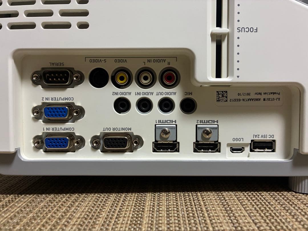 casio xj-ut351w カシオ プロジェクター