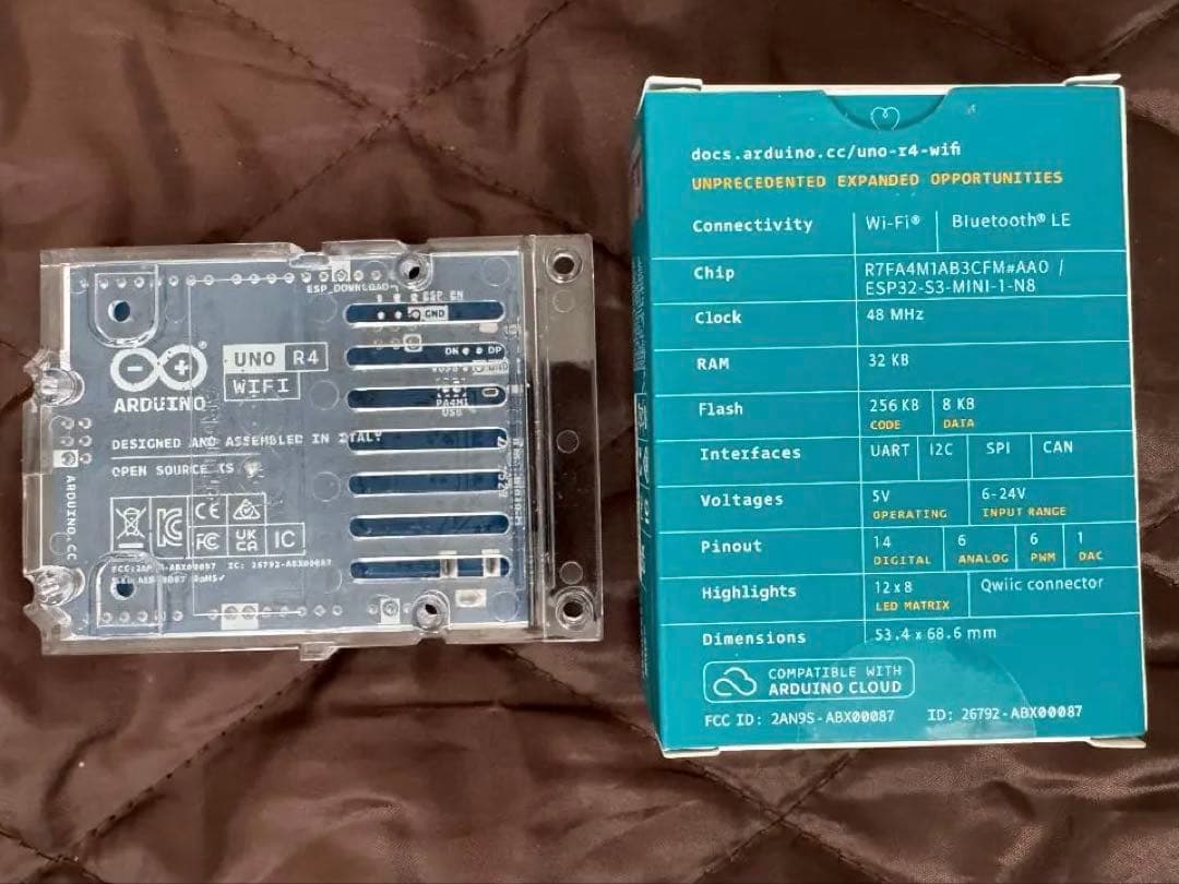 【おまけ付】Arduino Uno R3 カーキット＋ Uno R4 WiFi