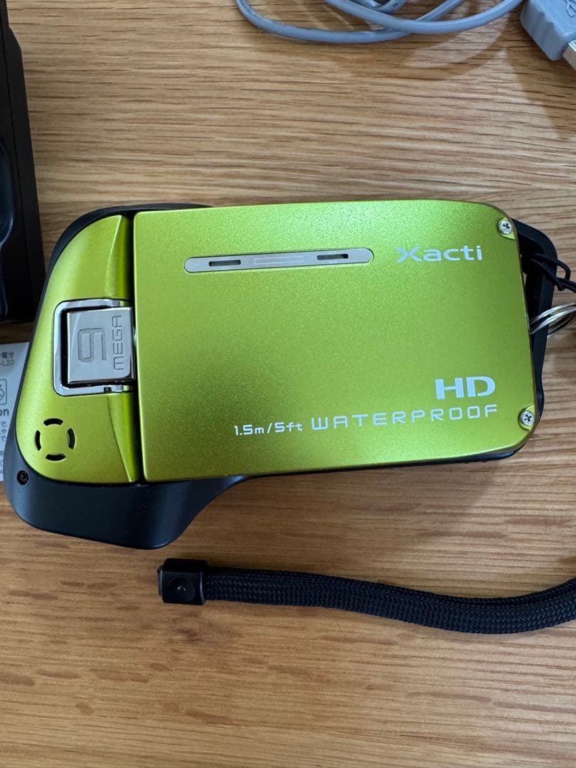 SANYOデジタルムービーカメラ　DMX-CA9