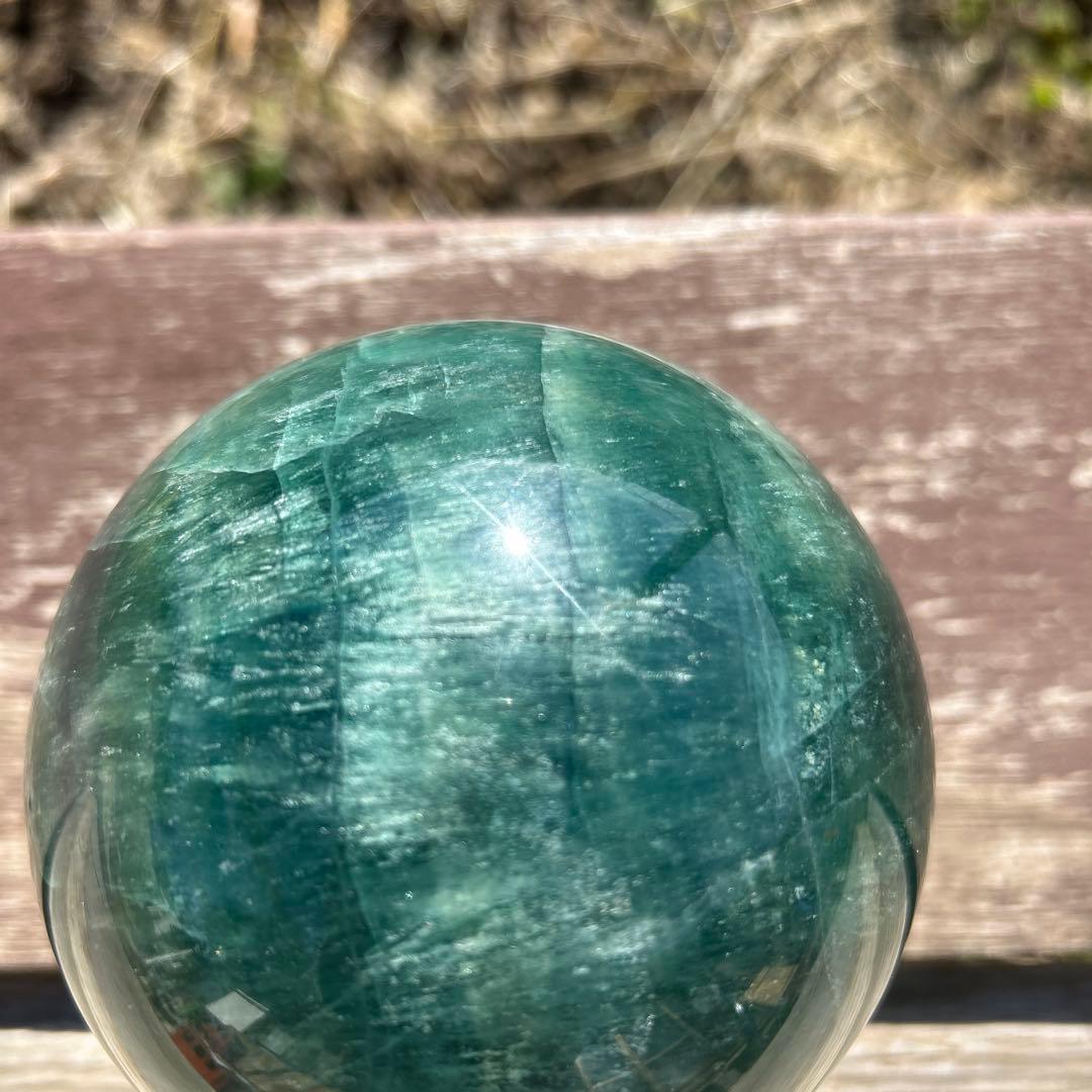 魅惑な色合いと素敵な模様✨バイカラー フローライト 丸玉 天然石