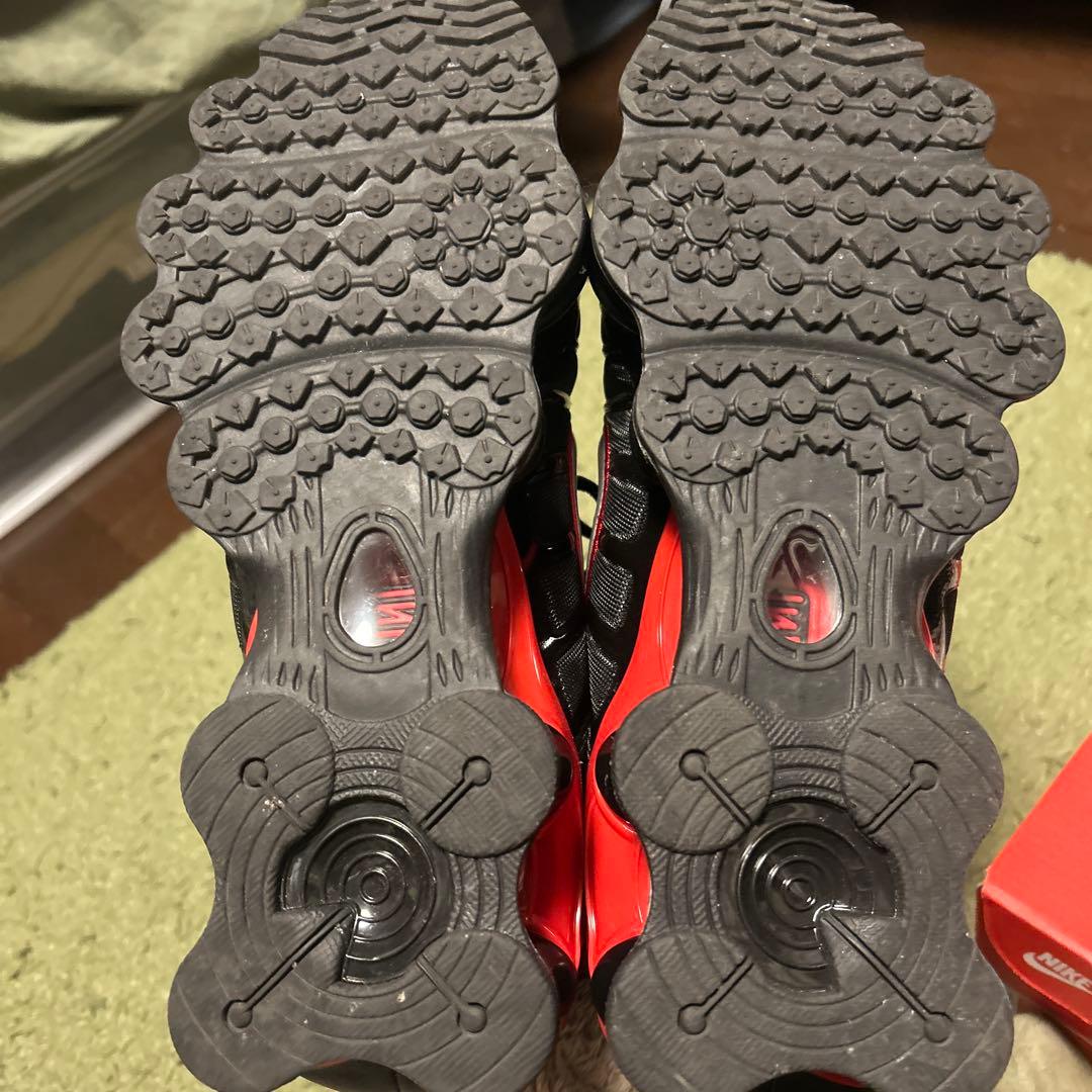 シューズ NIKESHOXTLBLACK/UNIVERSITYRED