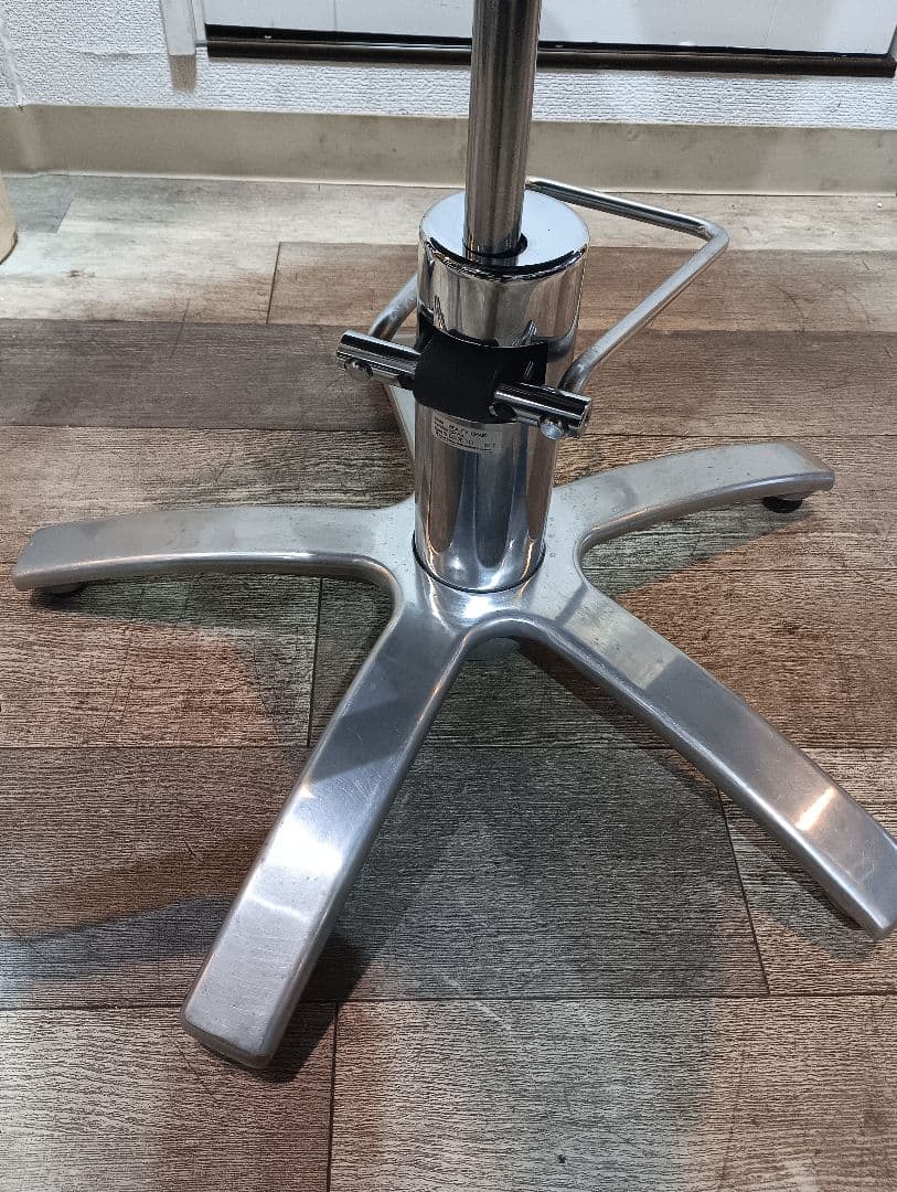 タカラベルモントスタイリングチェア