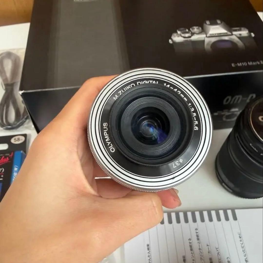 デジタルカメラ OLYMPUS OM-D E-M10 Mark II