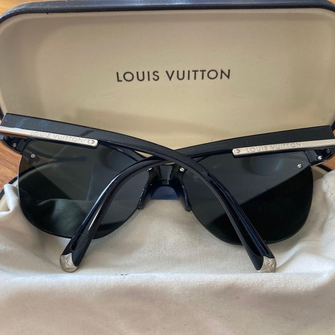 LOUIS VUITTON ブラックサングラス ケース付き