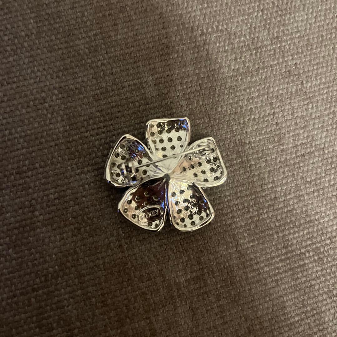 【本日までお値下げ中】 Foxeyお花ブローチ