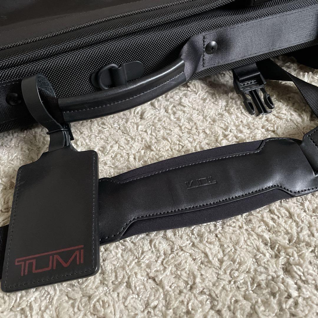 【極美品】TUMI ガーメントケース トライフォールド 22133DH ブラック