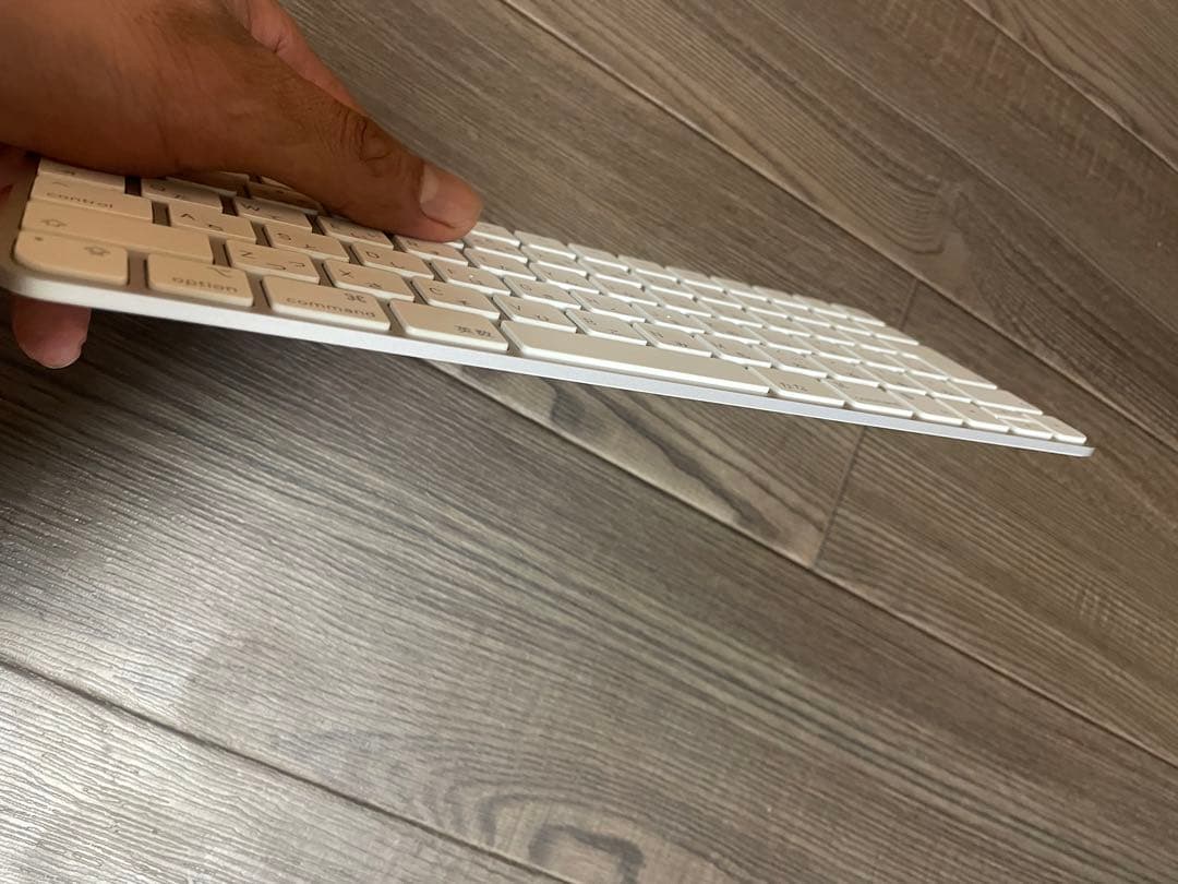 ホワイト薄型ワイヤレスキーボード本体 2449