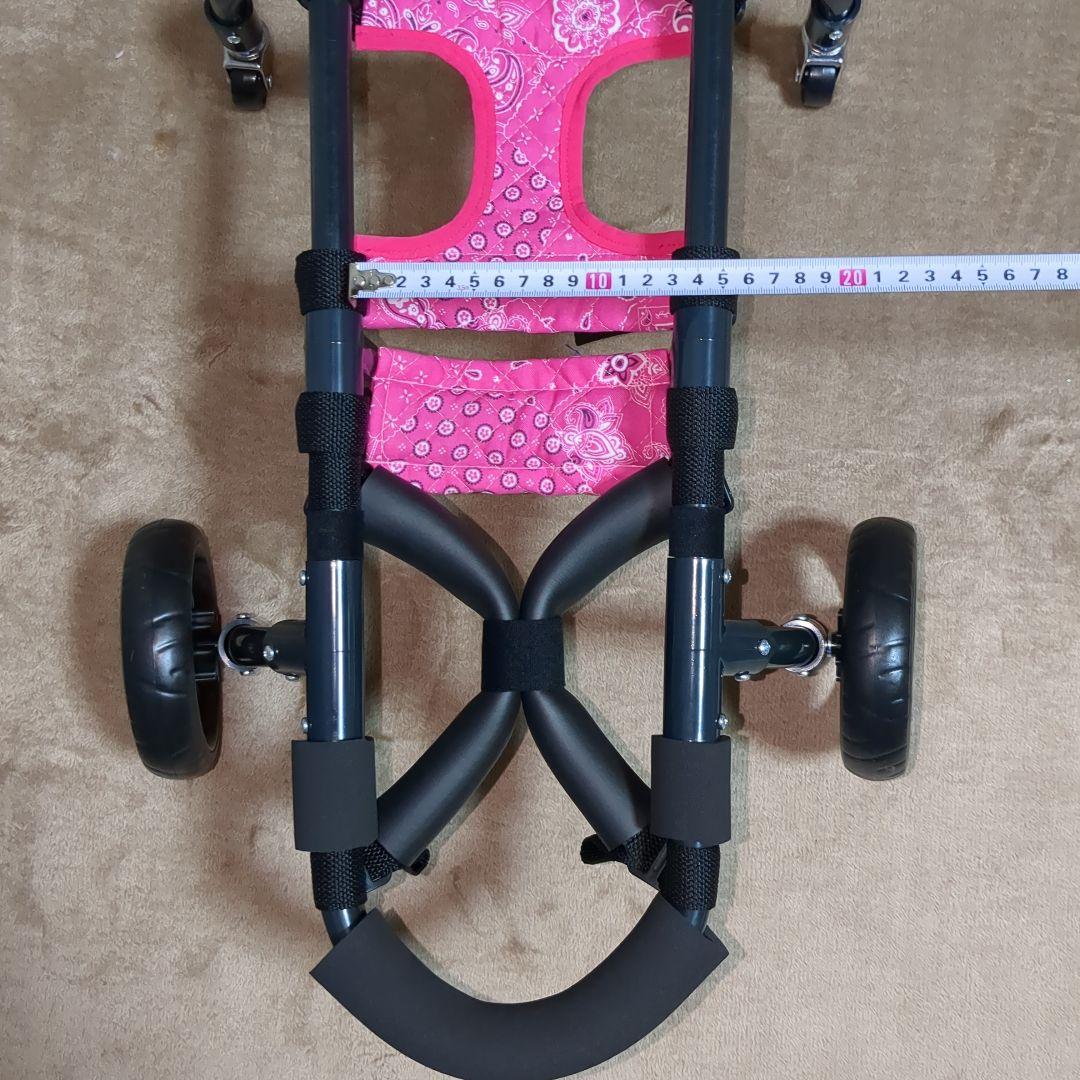 ワンちゃん4輪　M.ダックス等　リハビリ　食事補助　犬用車椅子　介護　犬の歩行器