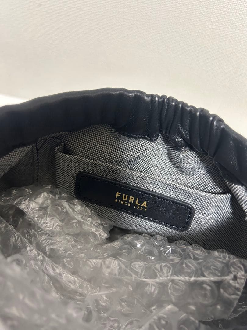 FURLA ブラック ショルダーチェーンバッグ