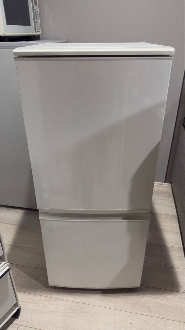 初売り！SHARP 冷蔵庫　137L(冷蔵91+冷凍46) SJ-D14B-W