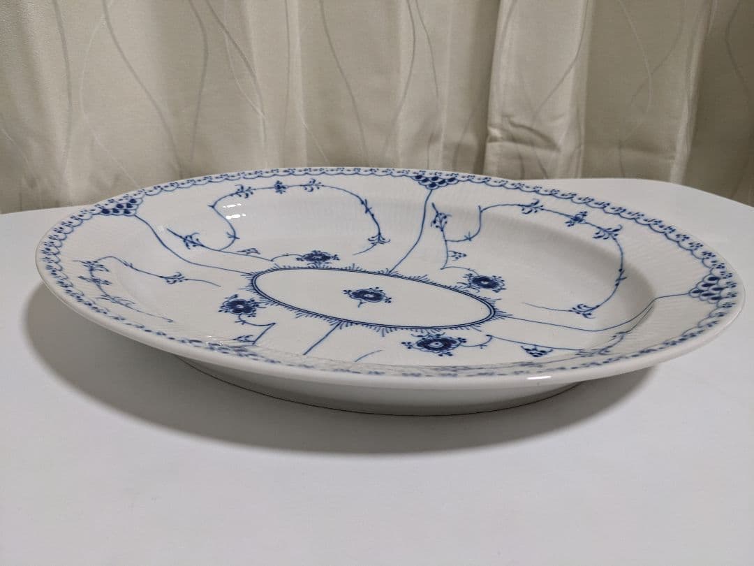 【値下げ】ロイヤルコペンハーゲン・ブルーフルーテッド プレイン オーバルプラター
