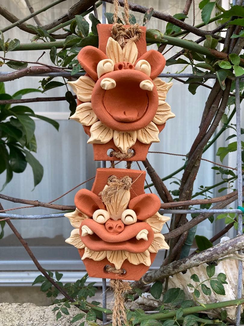 シーサー　壁掛け　魔除け　厄除け　御守り　笑顔　ニコニコ　沖縄