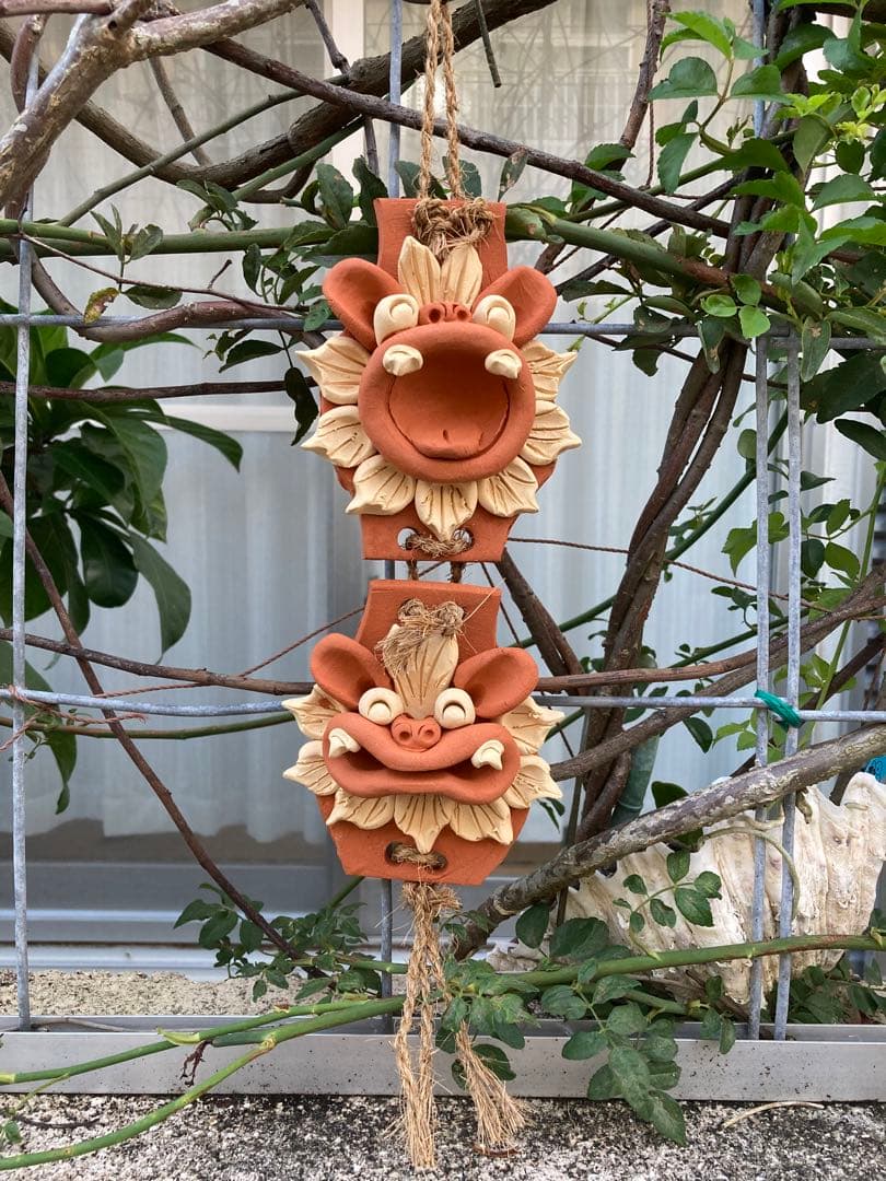 シーサー　壁掛け　魔除け　厄除け　御守り　笑顔　ニコニコ　沖縄