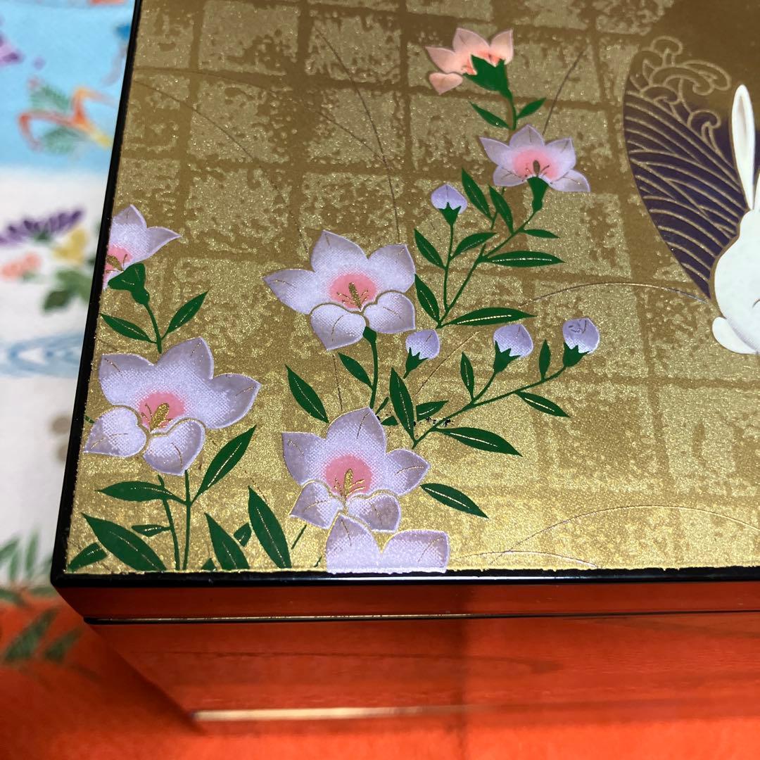 美品 うさぎ三段重箱 金彩 漆塗り＊えり善風呂敷付き