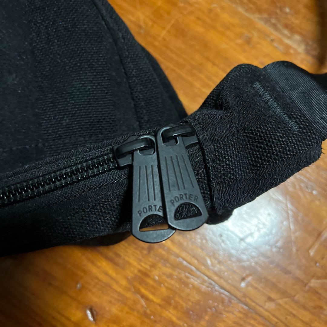 PORTERタンゴブラック 吉田カバン 三日月型ショルダーバッグ　70周年記念