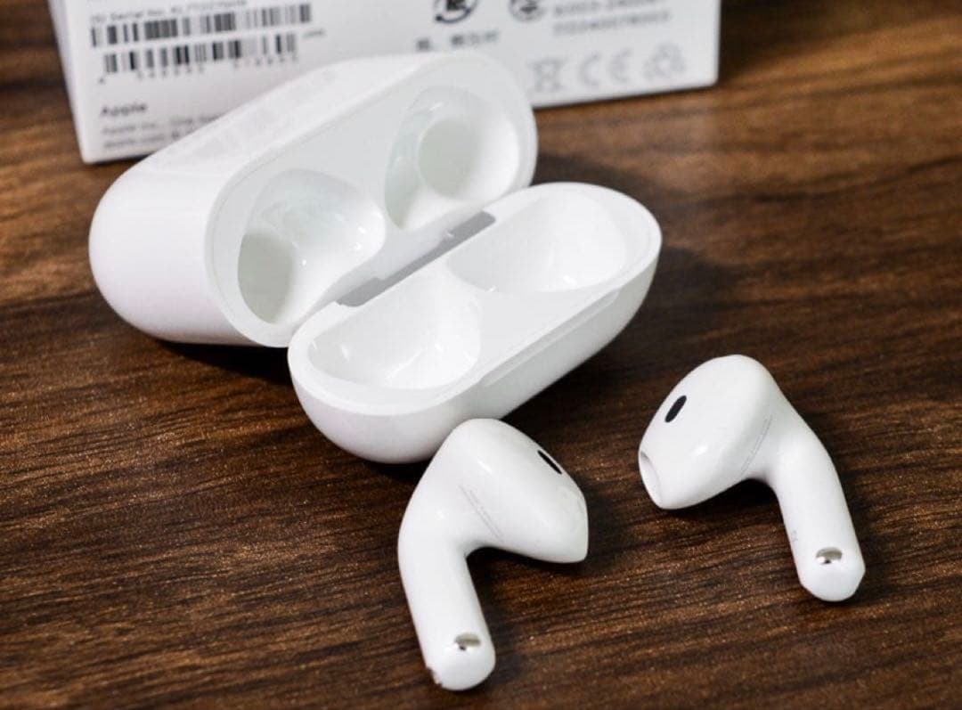 AirPods4本体 ホワイト　ノイズキャンセル機能無し