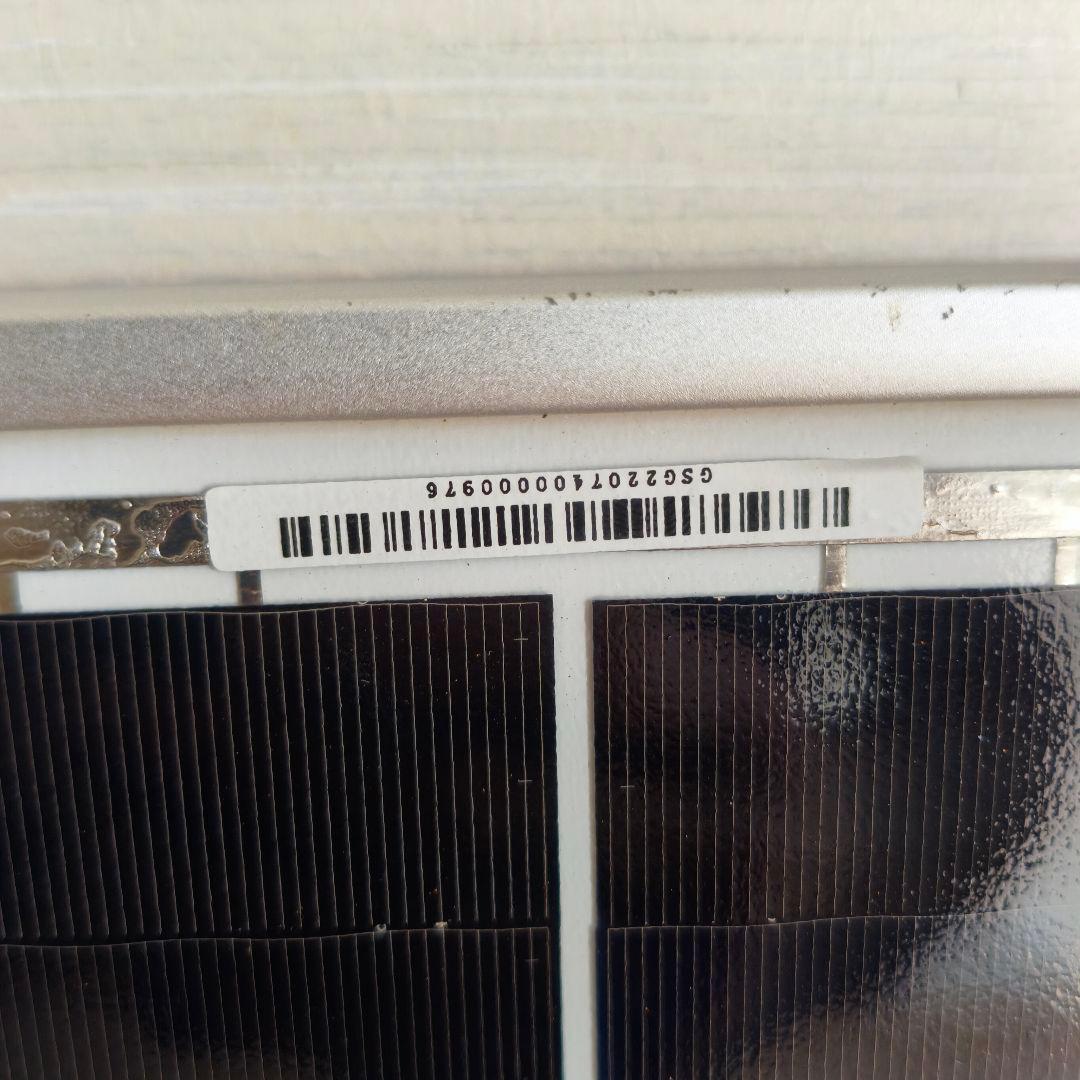 ソーラーパネル　110W　12V　サンパワーセル搭載モデル　キャンピングーカー