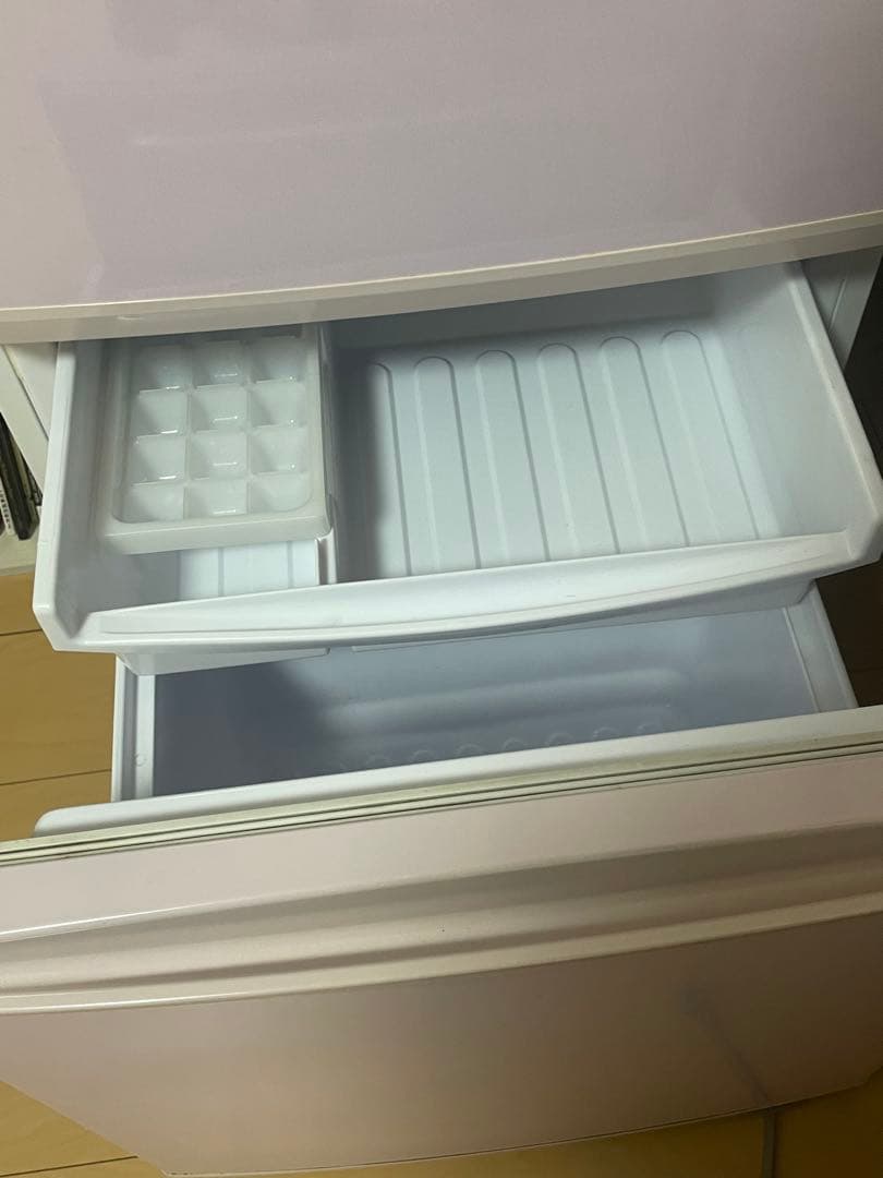 シャープ　一人暮らし用冷蔵庫 167L 2013年製