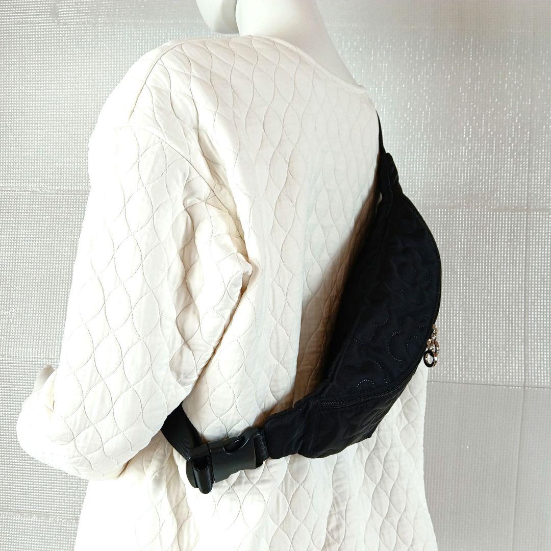 美品◆MARY QUANT ボディバッグ キルティング 花 デイジー ブラック