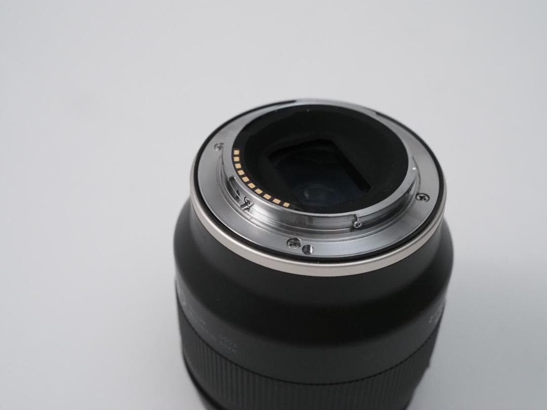 TAMRON 20mm F/2.8 Di III OSD M1:2 Eマウント
